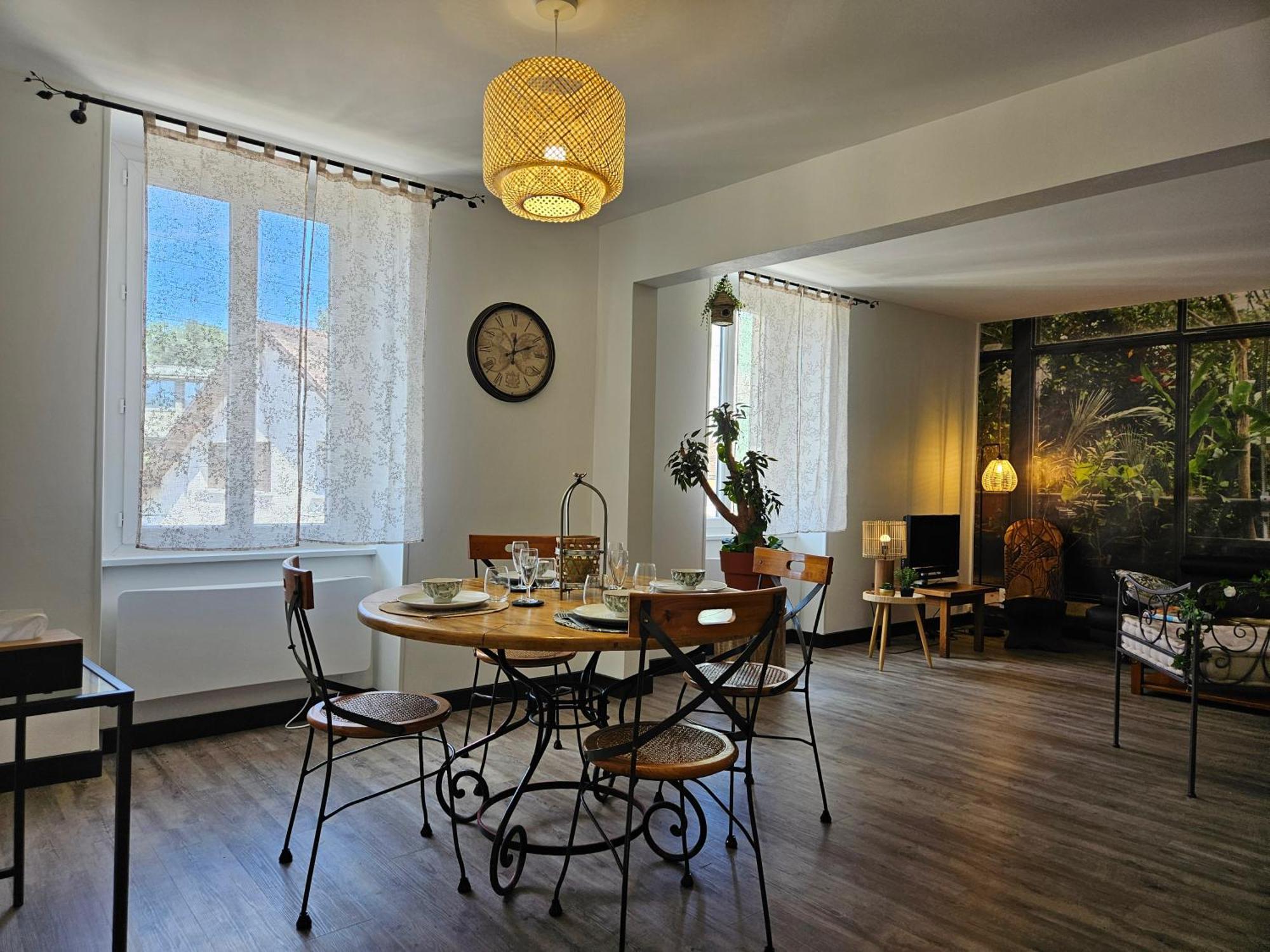 Appartement Le Jardin Imaginaire Champagnole Ngoại thất bức ảnh